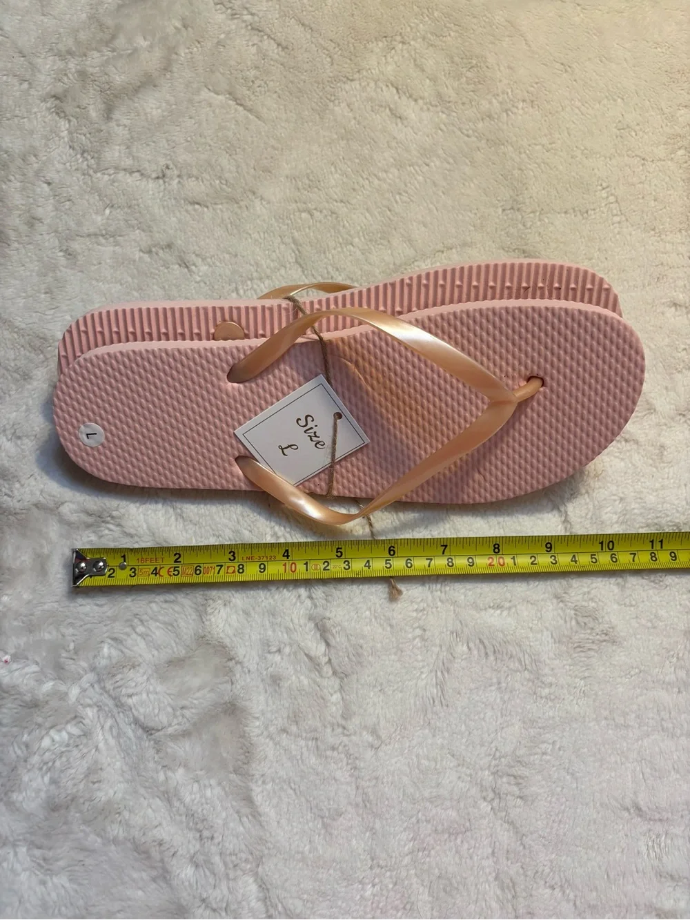 NWT Flip Flops Size Large (8-9) Beach Sandals Pale Pink